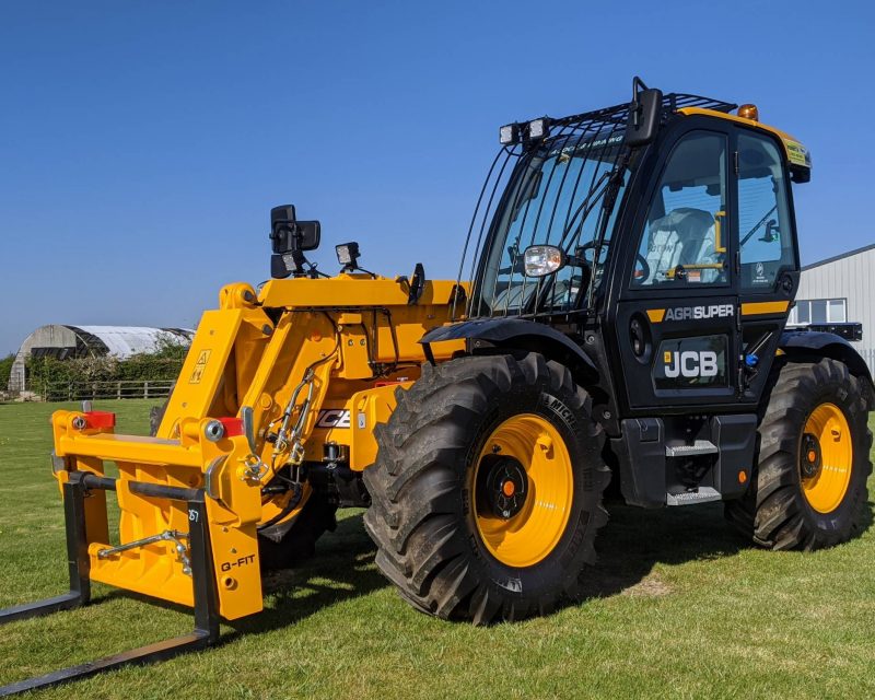 JCB 542-70 AGRI SUPER LOADALL For Hire