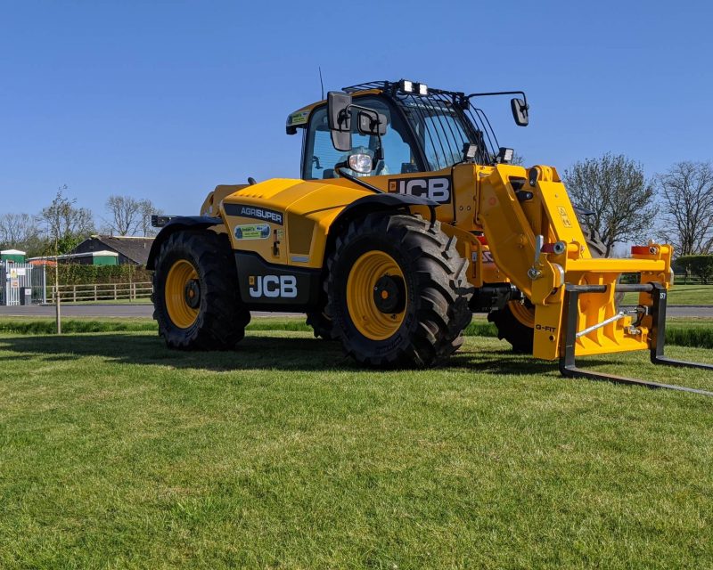 JCB 542-70 AGRI SUPER LOADALL For Hire