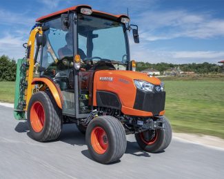 KUBOTA B2261 CAB COMPACT TRACTOR (26HP)