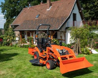 KUBOTA BX231 ROPS COMPACT TRACTOR WITH LOADER (23HP)