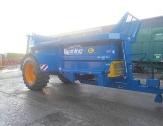 BUNNINGS MUCK SPREADER FOR HIRE