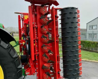 KVERNELAND NGH 401 4m HYD FOLDING POWER HARROW