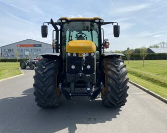 JCB FASTRAC 4220 TRACTOR FOR HIRE