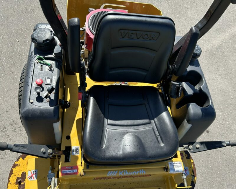 HUSTLER FASTRAK ZERO TURN MOWER (2012)
