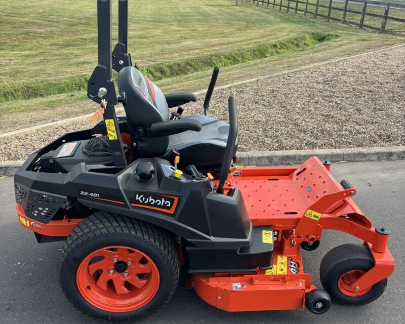 KUBOTA Z2-481 RIDE ON MOWER
