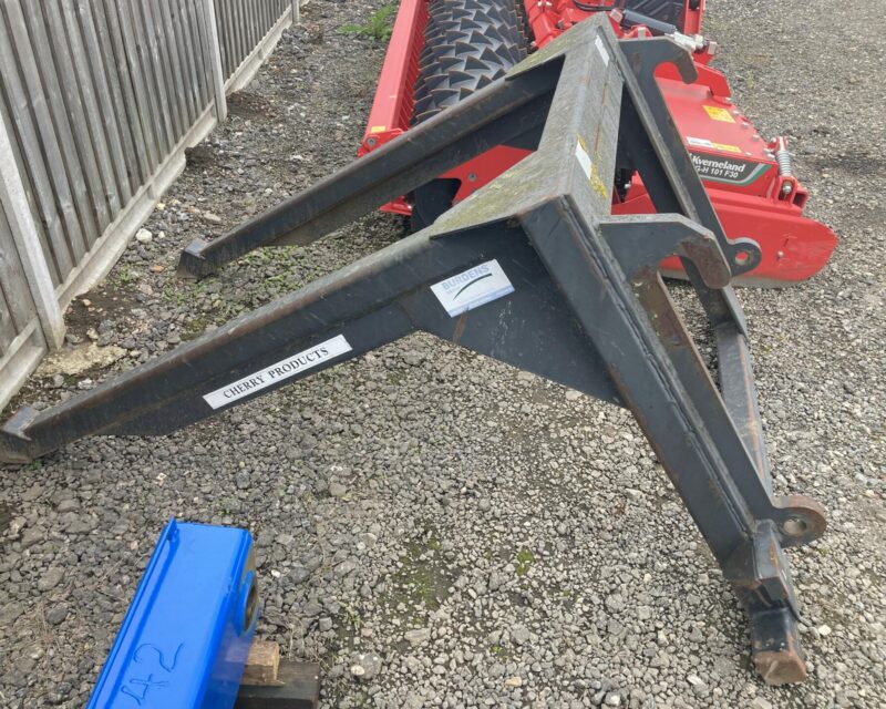 TWIN ARM BAG LIFTER