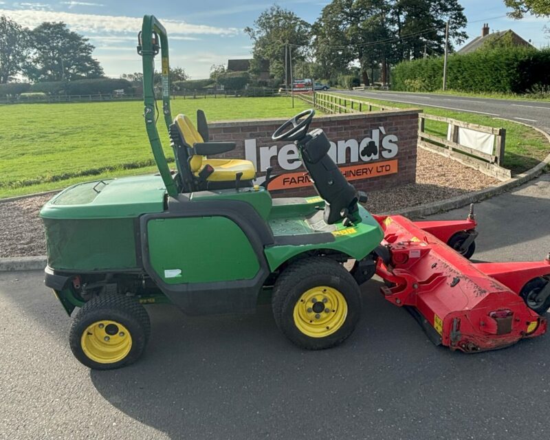 JOHN DEERE 1445 OUT FRONT RIDE ON MOWER WITH TRIMAX FLAIL (2014)