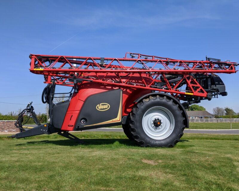 VICON IXTRACK T4 TRAILED SPRAYER