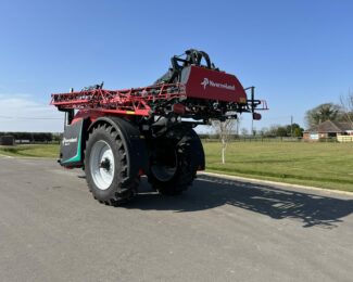 KVERNELAND T4 TRAILED SPRAYER