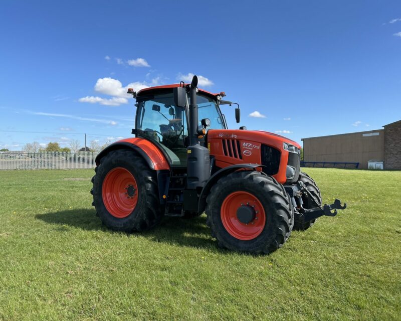 KUBOTA M7-173 TRACTOR (2022)