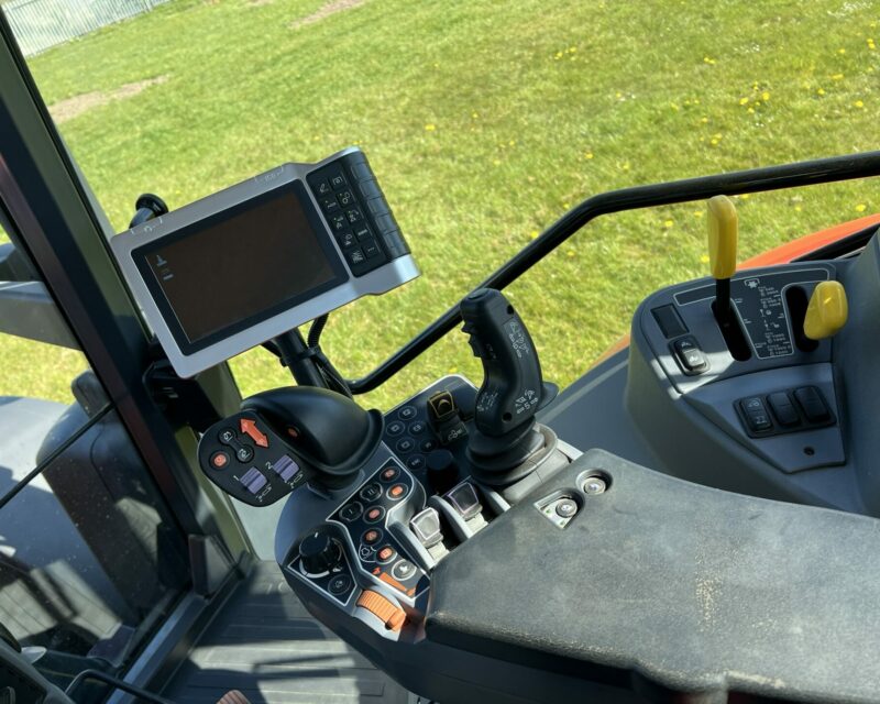 KUBOTA M7-173 TRACTOR (2022)