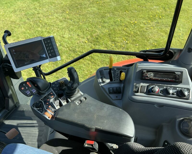 KUBOTA M7-173 TRACTOR (2022)
