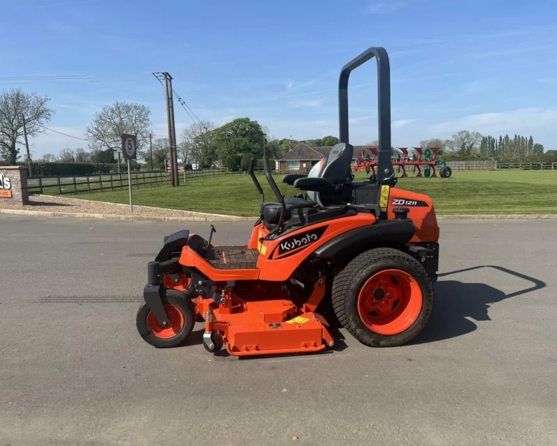 KUBOTA ZD1211 RIDE ON MOWER (25HP)