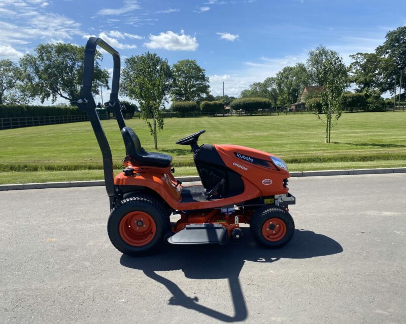 KUBOTA GR2120S RIDE ON MOWER  (21HP)