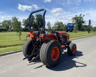 KUBOTA L1452 ROPS & TURF TYRES FOR HIRE