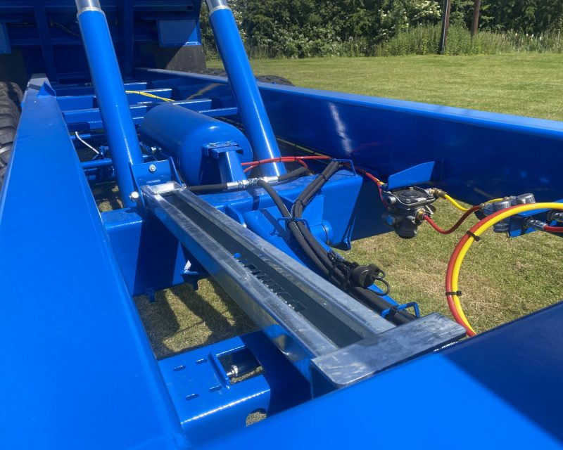 STEWART GX 18-23 TRAILER WITH SILAGE KIT FOR HIRE