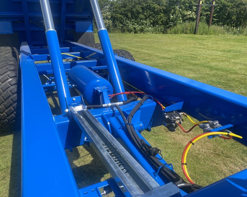 STEWART GX 18-23 TRAILER WITH SILAGE KIT FOR HIRE