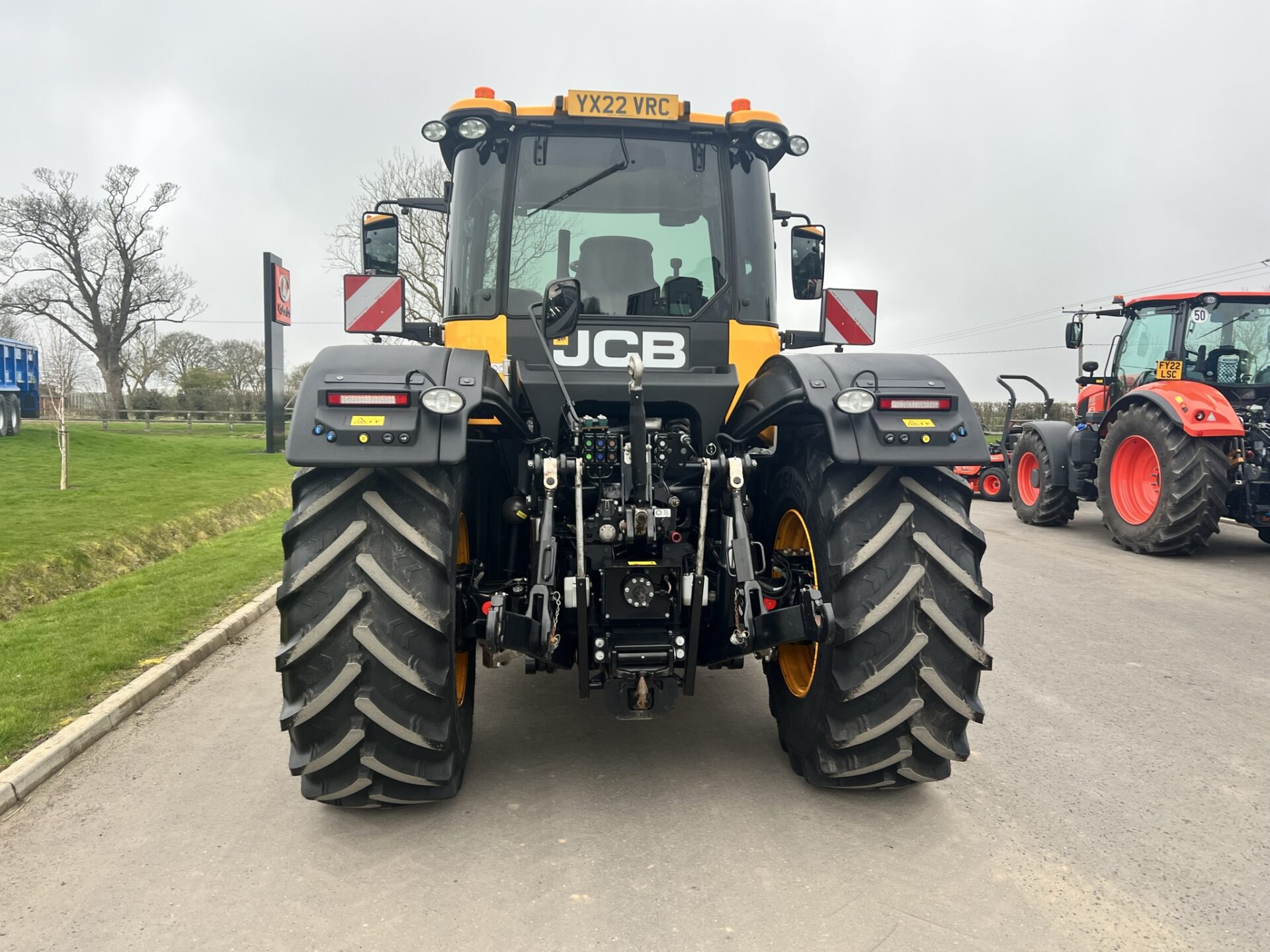 JCB FASTRAC 4220 TRACTOR FOR HIRE Online Shop Irelands Group