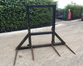 FORKLIFT ATTACHMENT – BALE SPIKE AVAILABLE FOR HIRE