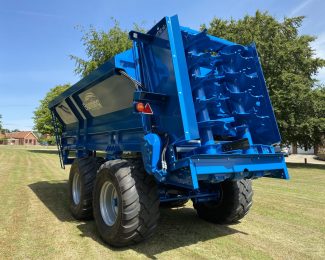 BUNNING LOWLANDER WIDEBODY – 230 MUCK SPREADER