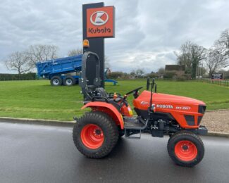 KUBOTA EK1-261 COMPACT TRACTOR