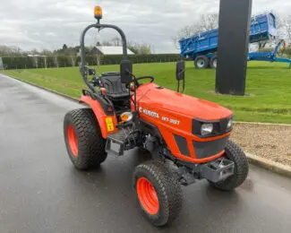 KUBOTA EK1-261 COMPACT TRACTOR