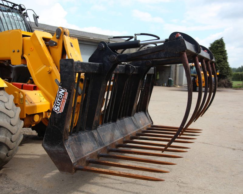 FORKLIFT ATTACHMENT – MUCK FORK & TOP GRAB AVAILABLE FOR HIRE