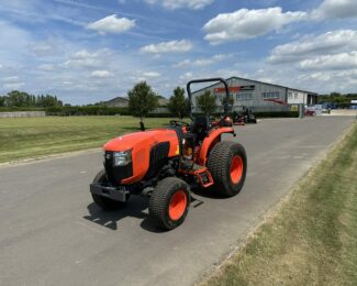 KUBOTA L1452 COMPACT TRACTOR