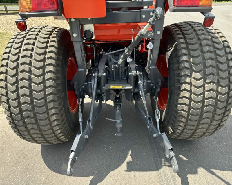 KUBOTA L1452 COMPACT TRACTOR