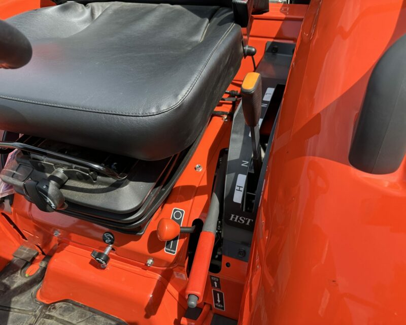 KUBOTA L1452 COMPACT TRACTOR