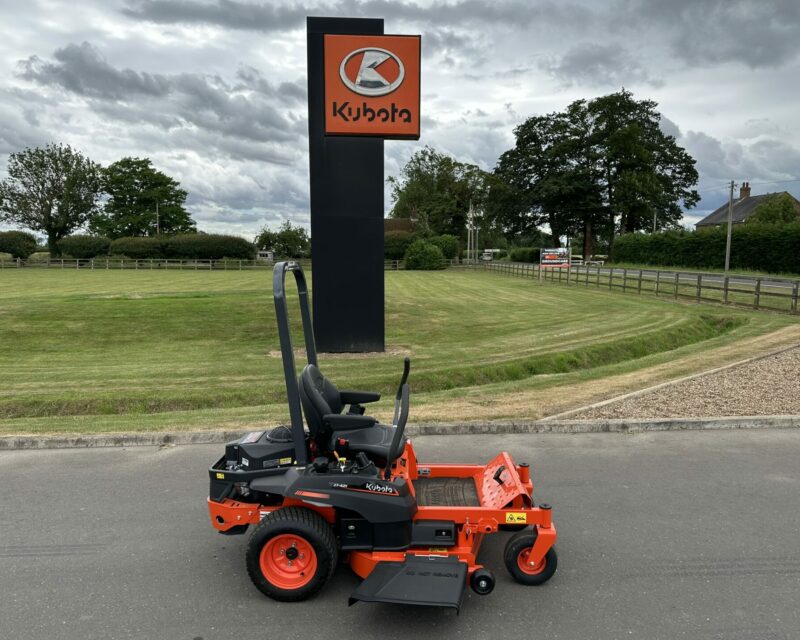 KUBOTA Z1-421 RIDE ON MOWER (19HP)