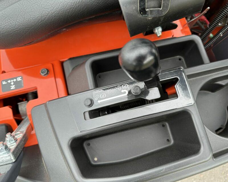 KUBOTA Z1-421 RIDE ON MOWER (19HP)