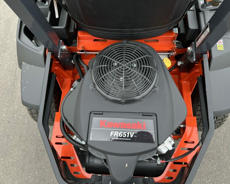 KUBOTA Z1-421 RIDE ON MOWER (19HP)
