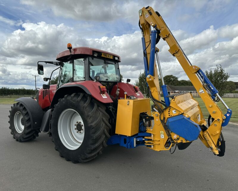 CASE IH 140 CVX (2011) WITH BOMFORD B8181 HEDGECUTTER (2022)