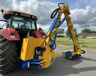 CASE IH 140 CVX (2011) WITH BOMFORD B8181 HEDGECUTTER (2022)