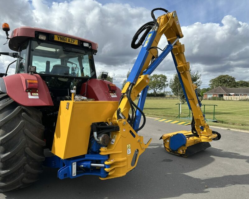 CASE IH 140 CVX (2011) WITH BOMFORD B8181 HEDGECUTTER (2022)