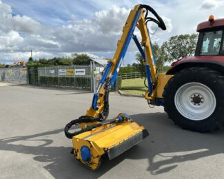 CASE IH 140 CVX (2011) WITH BOMFORD B8181 HEDGECUTTER (2022)