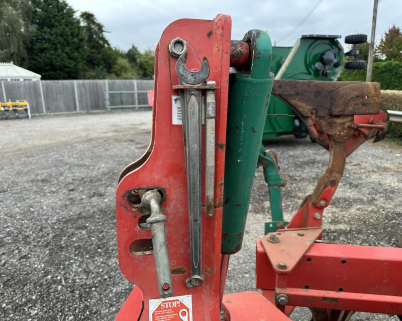KVERNELAND LO 85 300 PLOUGH (2018)