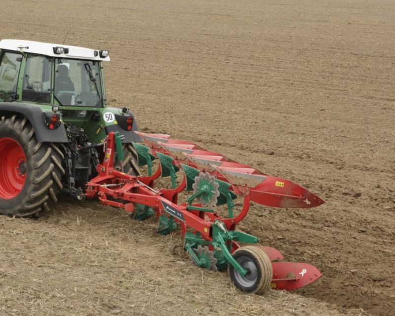 KVERNELAND 150 B PLOUGH