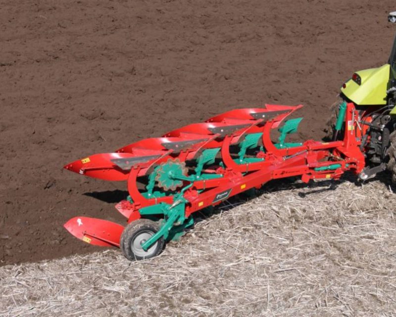 KVERNELAND 150 S PLOUGH