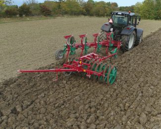 KVERNELAND 2300 S PLOUGH