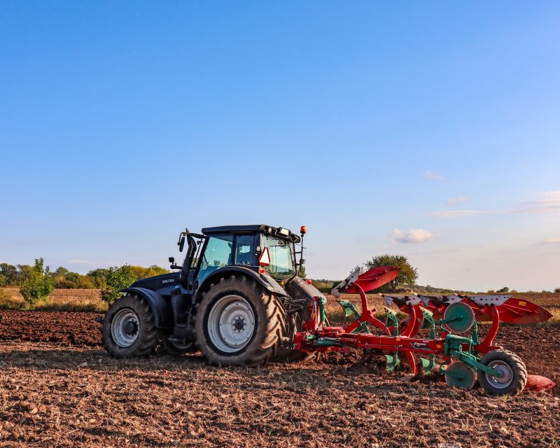 KVERNELAND 2300 S PLOUGH