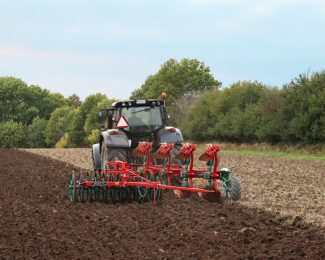 KVERNELAND 2300 S PLOUGH