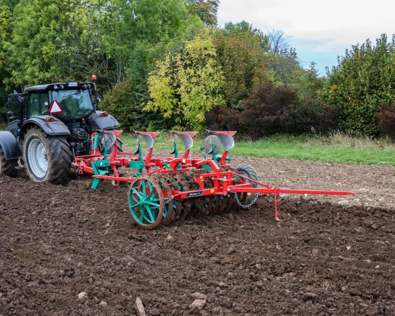 KVERNELAND 2300 S PLOUGH
