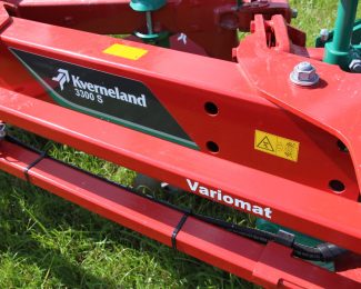 KVERNELAND 3300 S PLOUGH