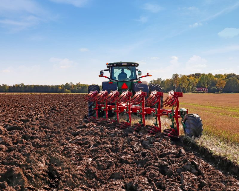 KVERNELAND 3400 S PLOUGH