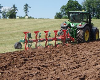 KVERNELAND LB PLOUGH