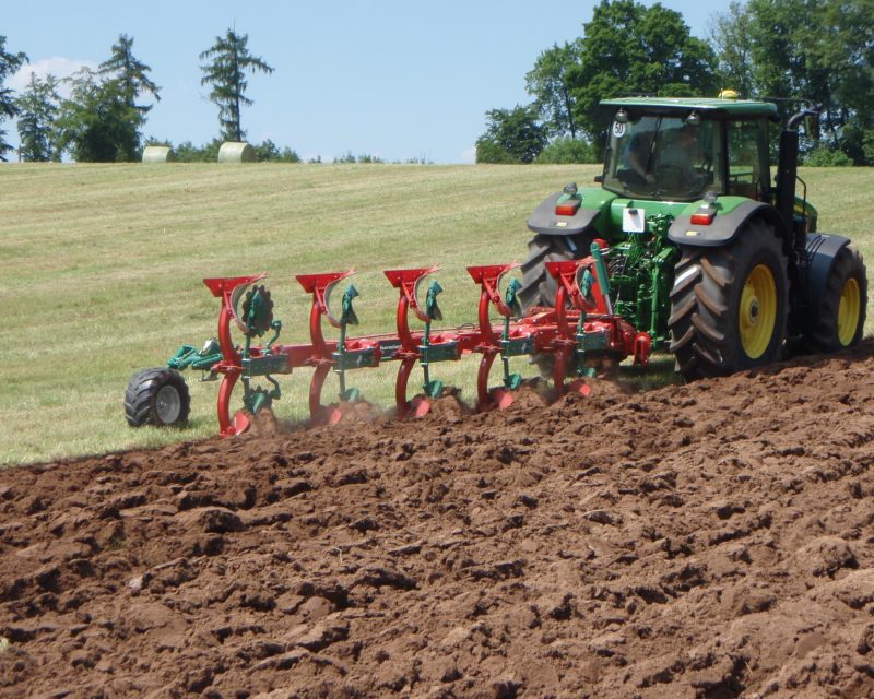 KVERNELAND EG PLOUGH