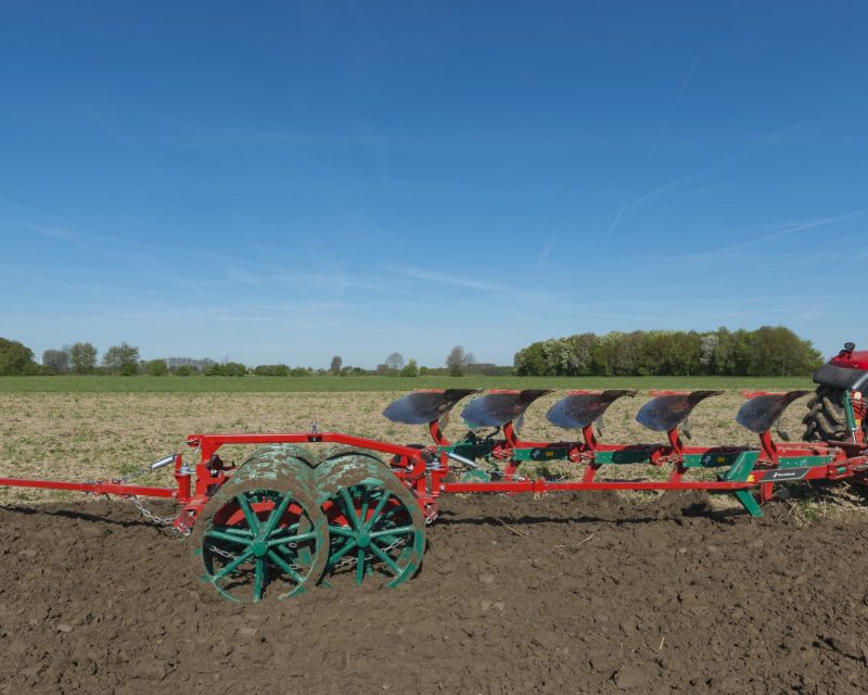 KVERNELAND DOUBLE TRAILED SOIL PACKER