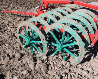 KVERNELAND DOUBLE TRAILED SOIL PACKER